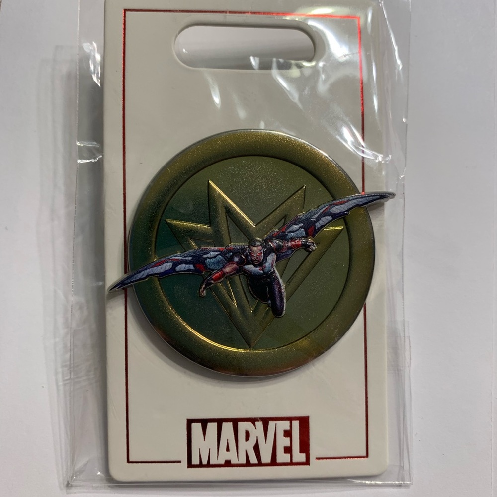 Falcon Avengers Marvel Disney Parks Pin MINT!